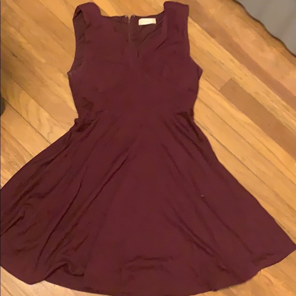 Scalloped neckline maroon mini dress